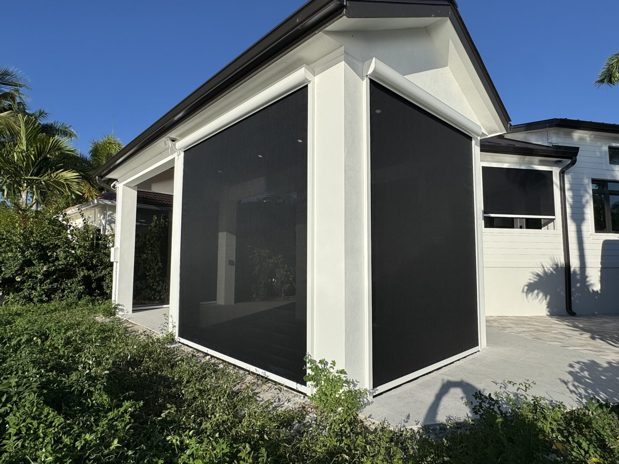 Motorized Retractable Screens | Florida Shutter Screen